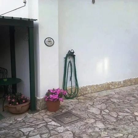 House Bed & Breakfast