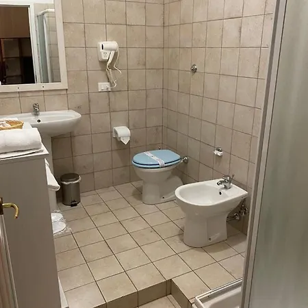 Alojamento de Acomodação e Pequeno-almoço House 3*